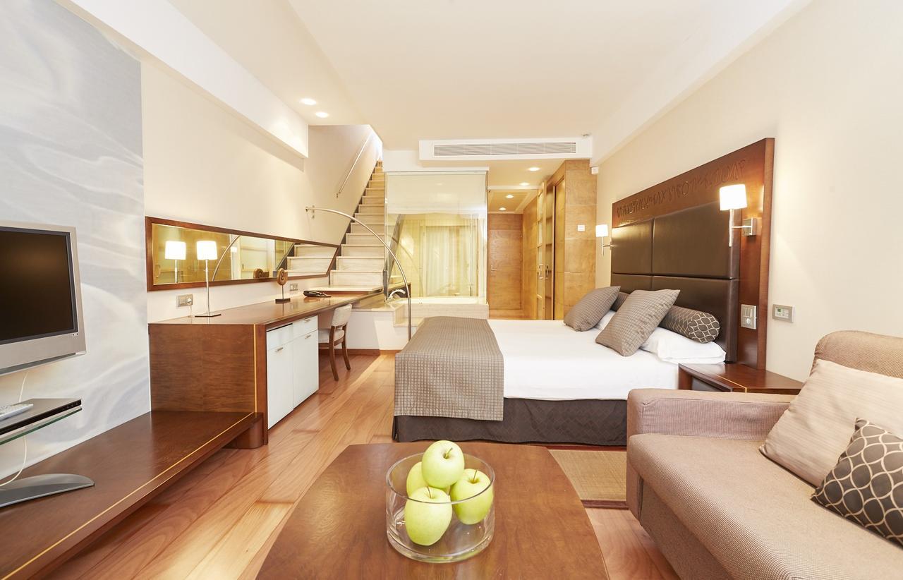 Insotel Fenicia Prestige Suites & Spa Santa Eularia des Riu Exterior photo